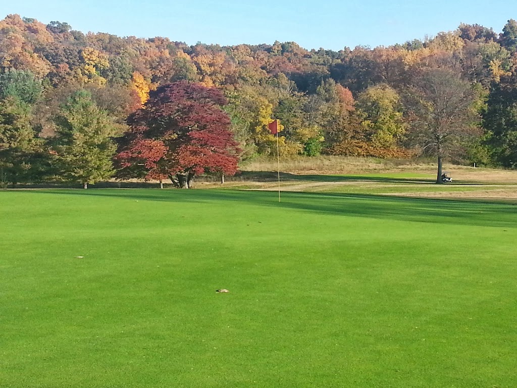 Panoramic view of a lush green golf course at Cape Jaycee Municipal Golf Course. Smooth