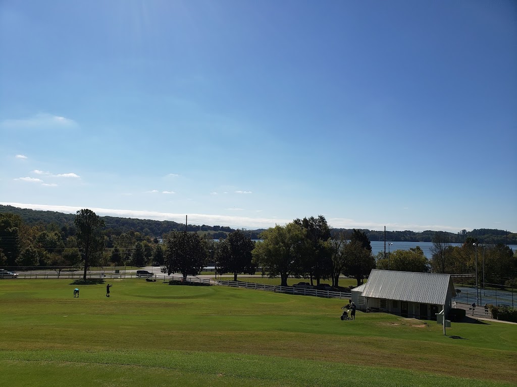 Panoramic view of a lush green golf course at Concord Park Par 3. Smooth