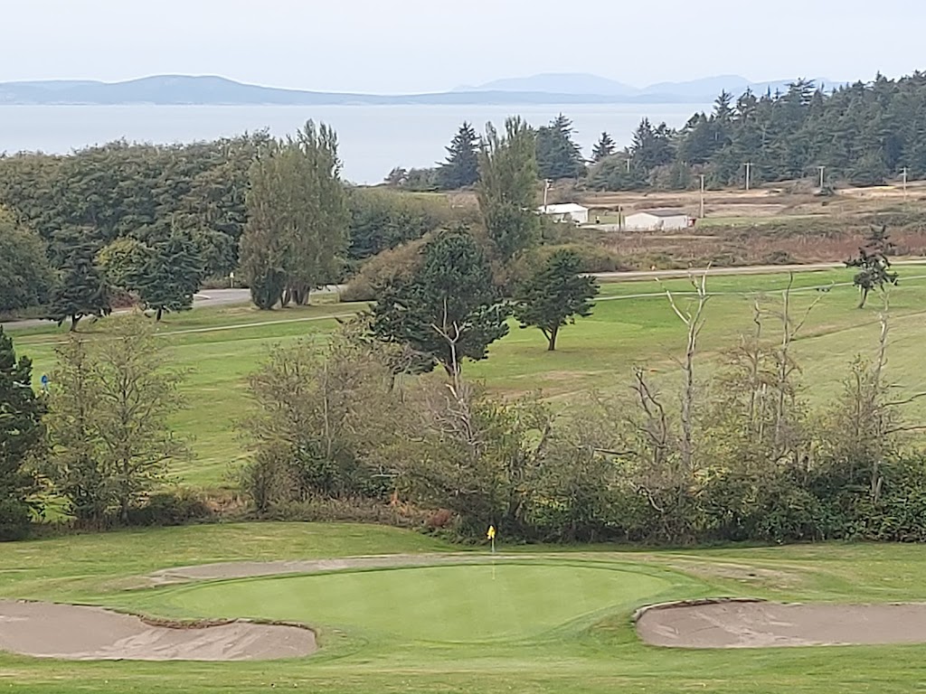 Panoramic view of a lush green golf course at Gallery Golf Course. Smooth