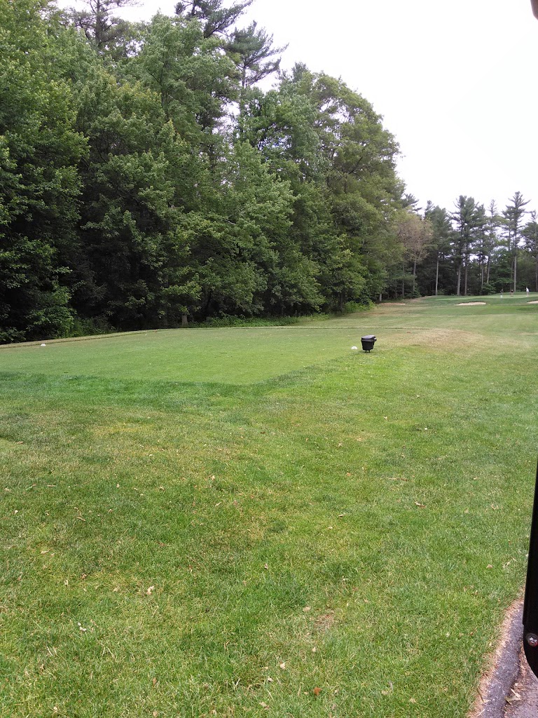 Panoramic view of a lush green golf course at Heritage Hill Golf Course. Smooth