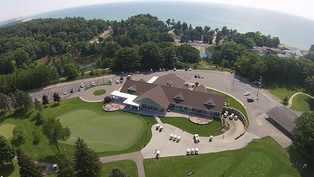 Panoramic view of a lush green golf course at Lincoln Hills Golf Club. Smooth