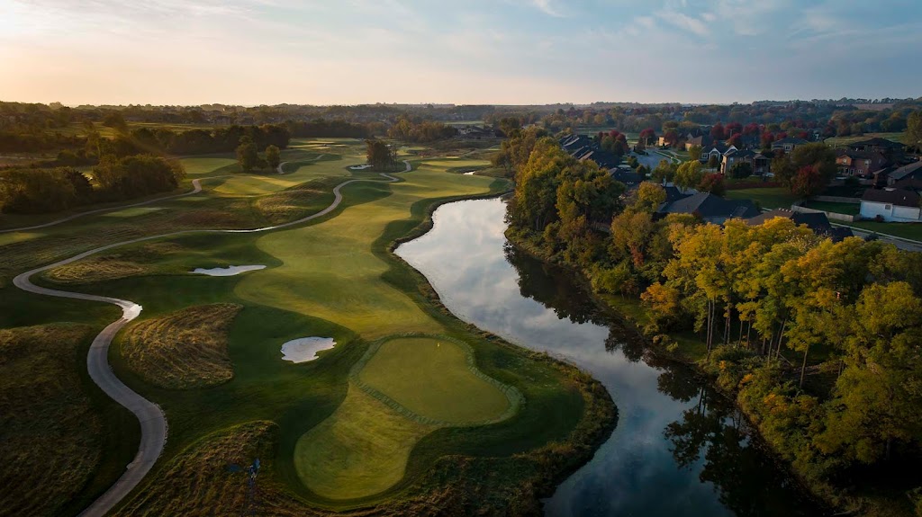 Panoramic view of a lush green golf course at Prairie Highlands Golf Club. Smooth