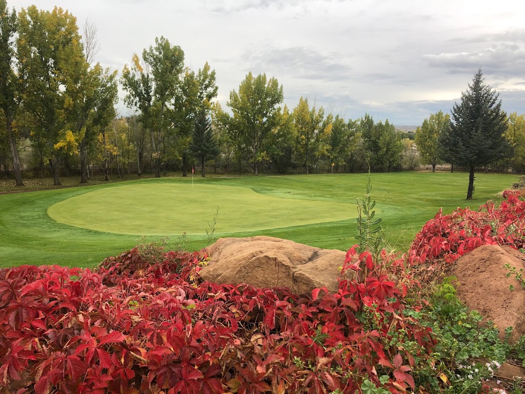 Panoramic view of a lush green golf course at Roosevelt Golf Course. Smooth