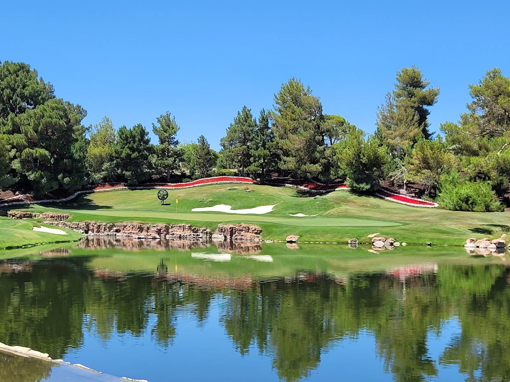 Panoramic view of a lush green golf course at Shadow Creek Golf Course. Smooth