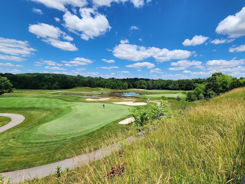 Panoramic view of a lush green golf course at The Links at Gettysburg. Smooth