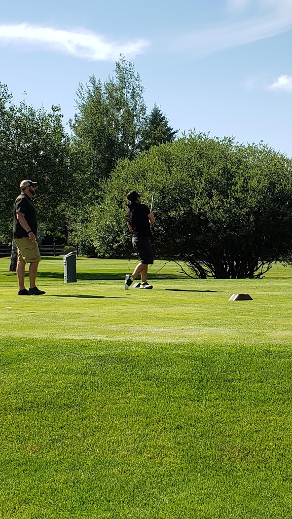 Panoramic view of a lush green golf course at Valley View Golf Club. Smooth