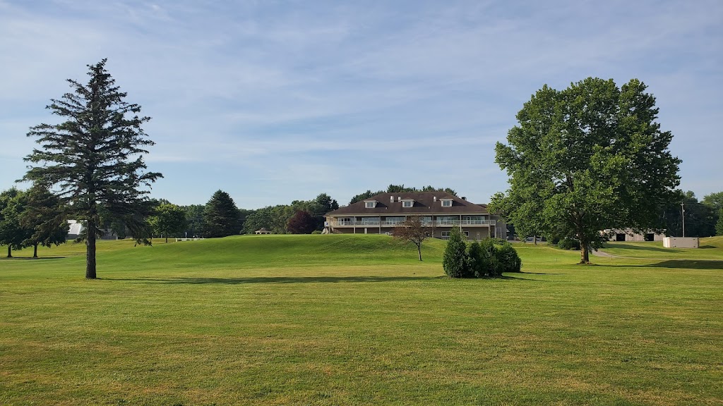 Panoramic view of a lush green golf course at Valleywood Golf Club. Smooth