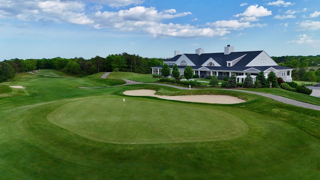 Panoramic view of a lush green golf course at Waverly Oaks Golf Club. Smooth