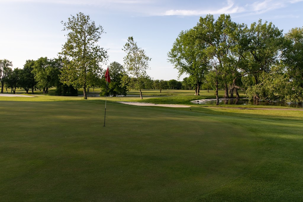 Panoramic view of a lush green golf course at Western Hills Golf Club - GreatLIFE Golf & Fitness. Smooth